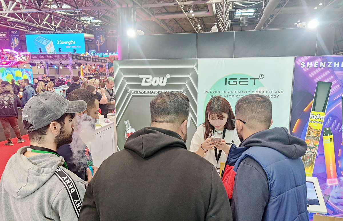 华鑫宇携IGET、BOU双品牌亮相英国伯明翰烟草展