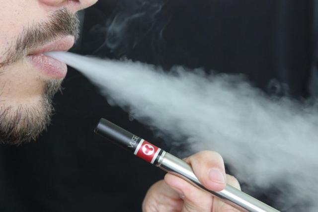 美国参议员强烈批评FDA：未能保护儿童免受电子烟危害