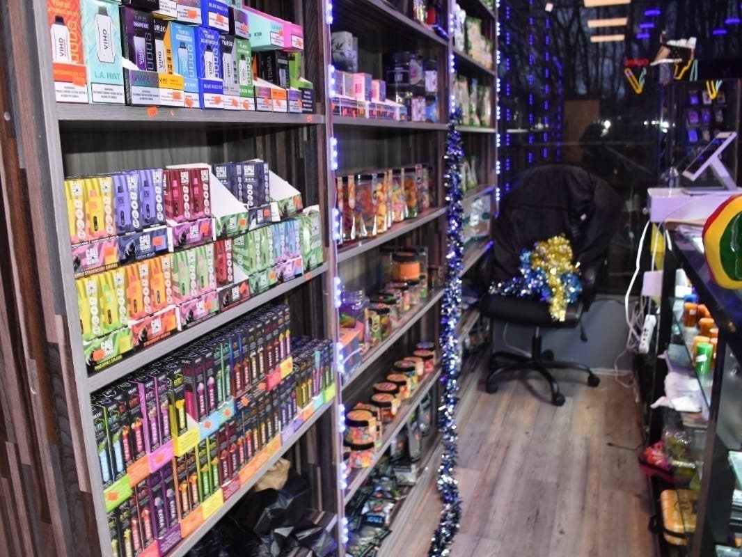 康涅狄格州2家零售商店违规售卖电子烟给未成年人被处罚