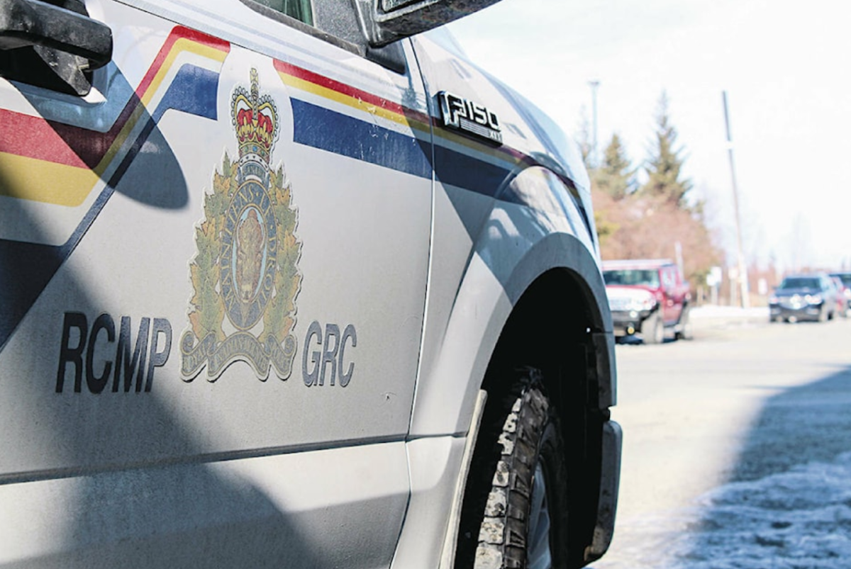 加拿大警方扣押近2400件非法尼古丁产品 两名嫌疑人将面临民事没收诉讼