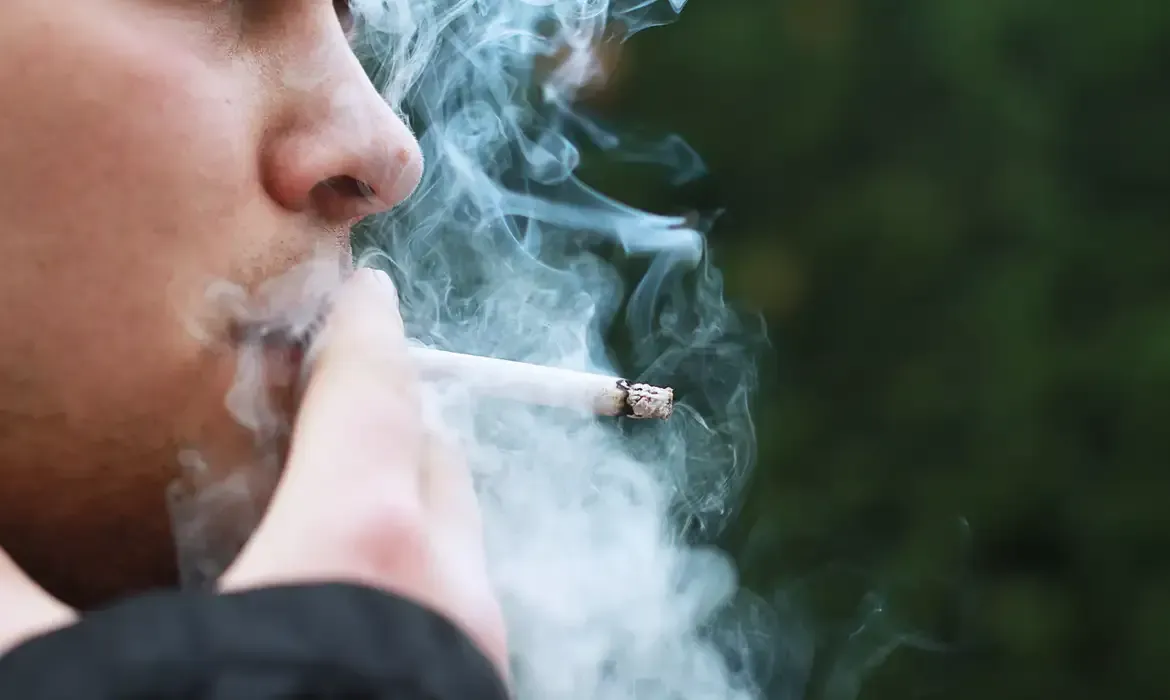 巴西约80%的肺癌死亡病例与吸烟成瘾相关