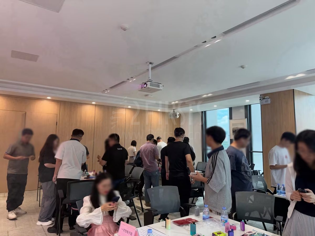 聚焦行业创新与全球趋势，两个至上成功举办迪拜电子烟展样品分享会