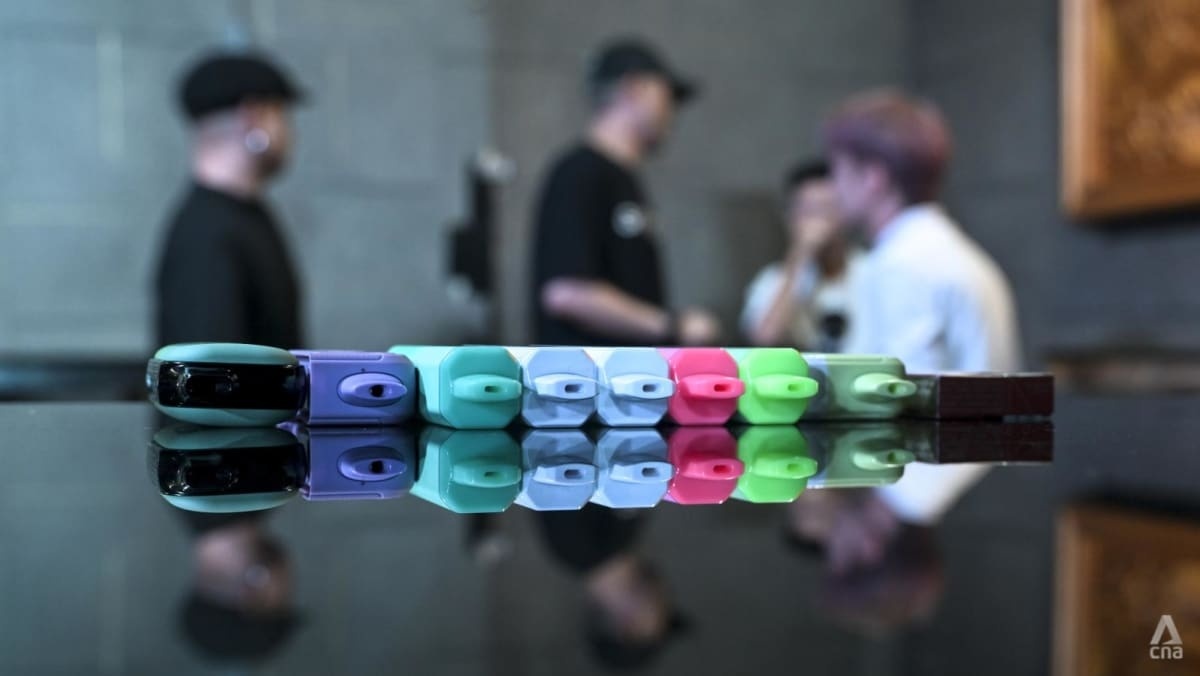 新加坡总理：电子烟视同毒品问题处理，将加重刑罚与全政府执法